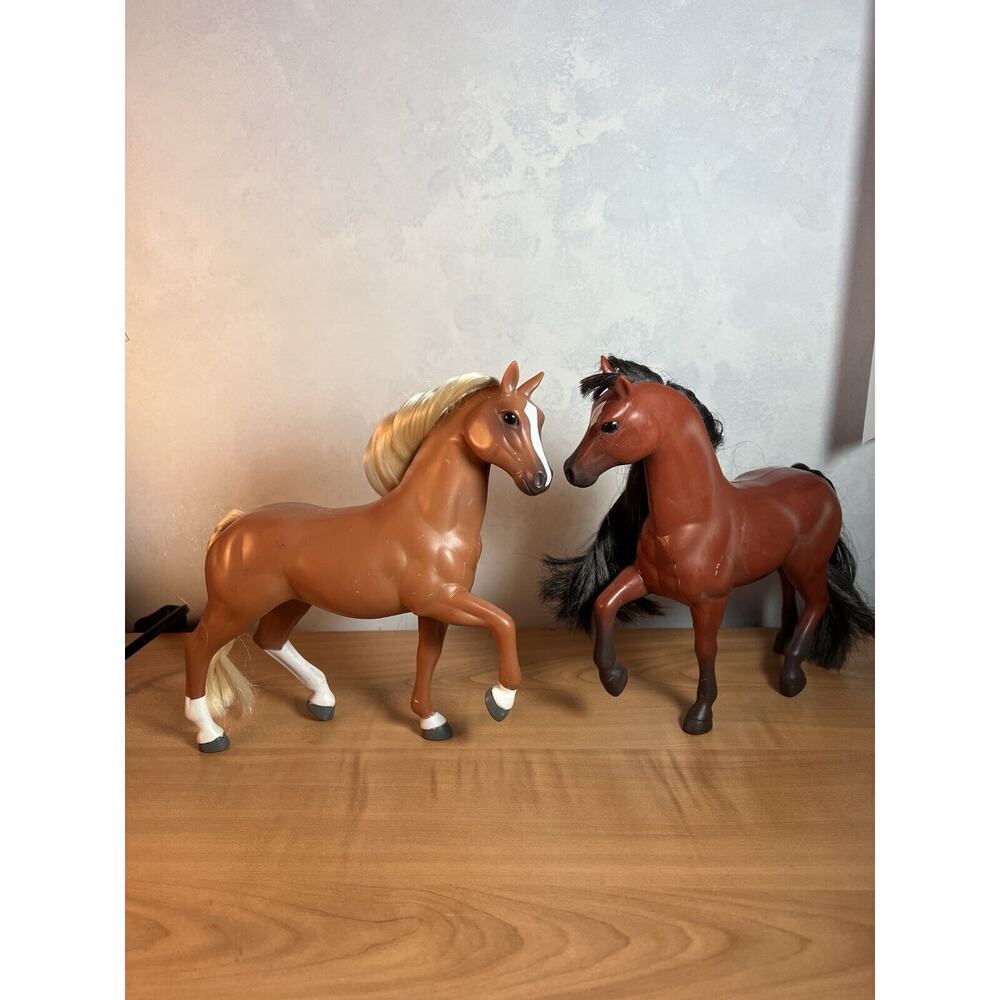 Vintage Lanard Horses 2002 7” Tall Made In China Set Of 2